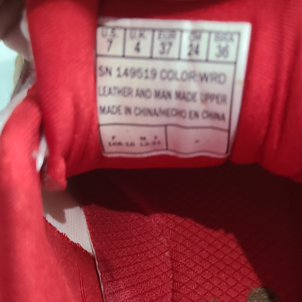 Skechers White Sneakers with Red Lining and Gold Accents - Picture 5 of 7